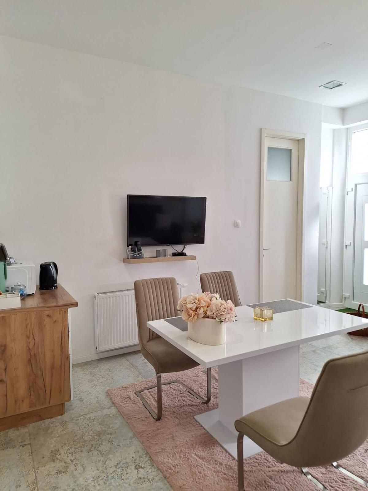 Dj Apartment Dakovo